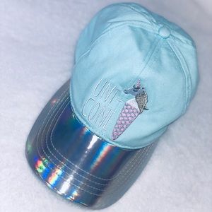 Holographic cap
